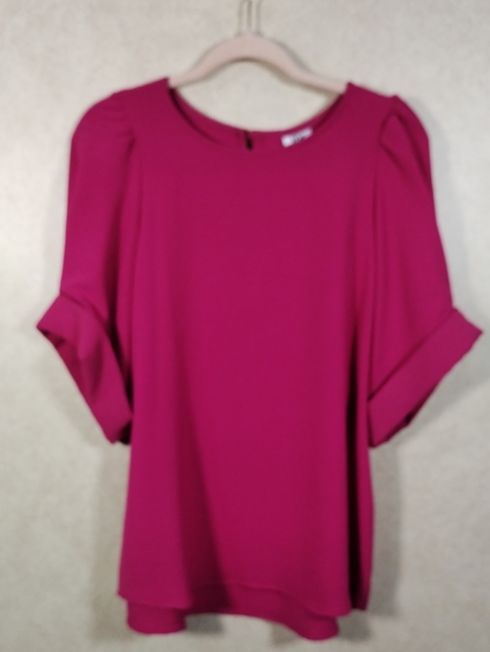 G116 Ivy Jane magenta short puffy sleeve crinkle crepe blouse L